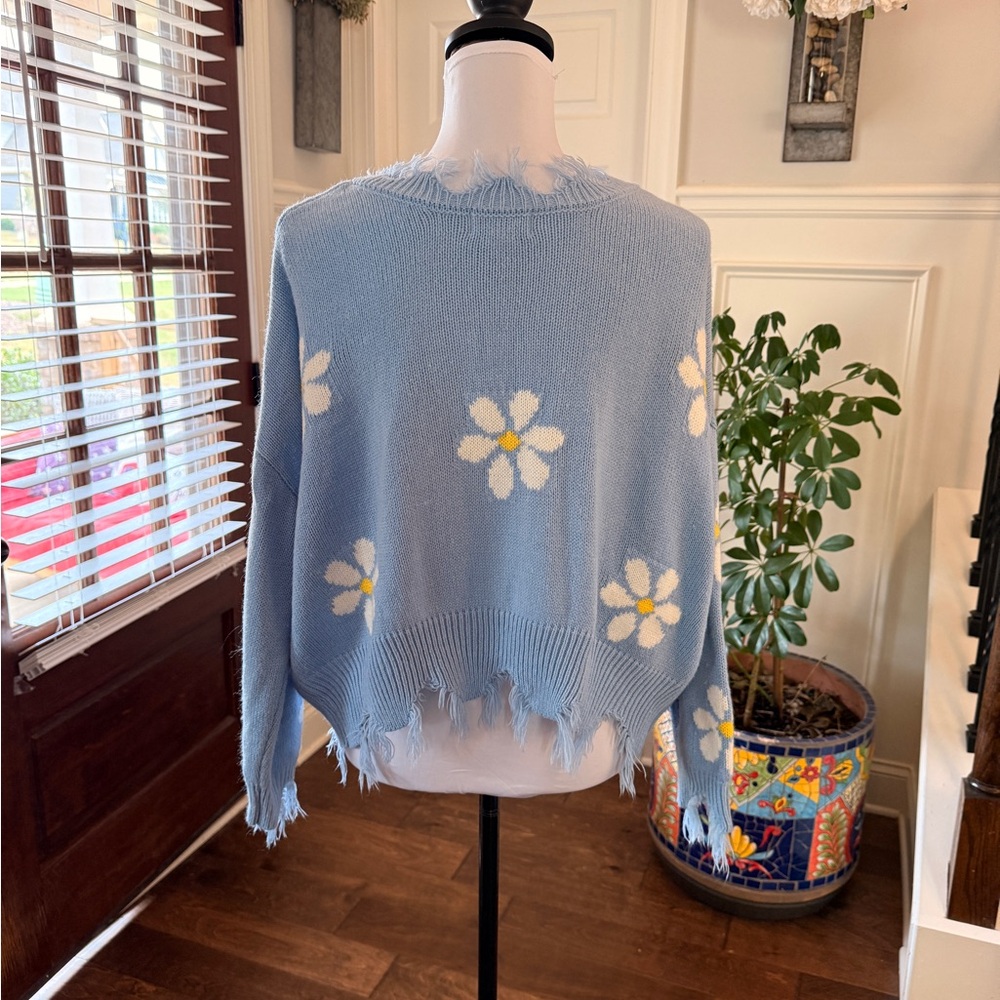 Just Polly NWOT Blue Daisy Print Destructed Oversized Sweater - Picture 3 of 5